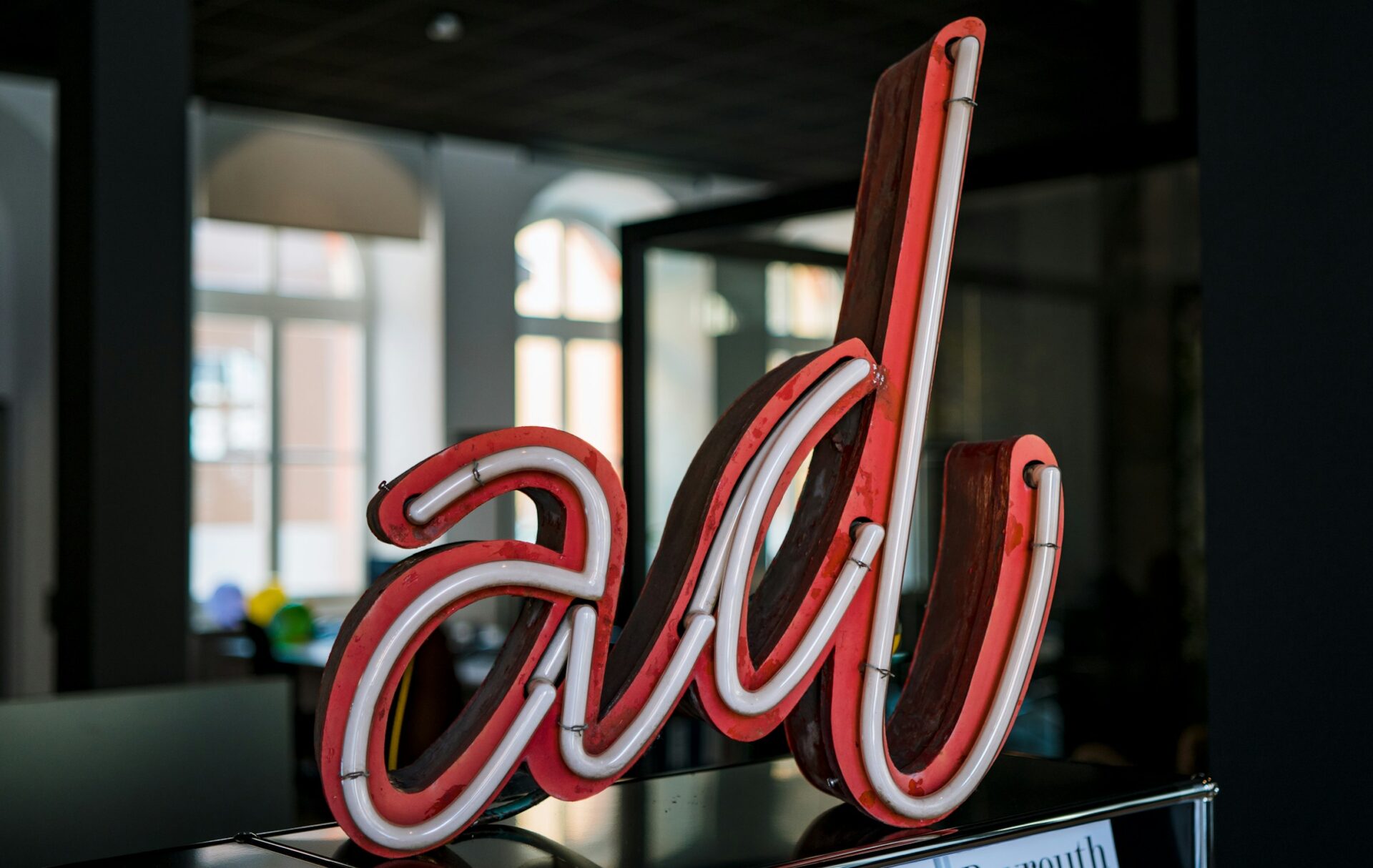 Paid advertising vs. SEO: what's best for your SME?